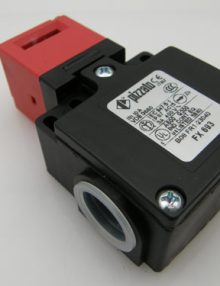 30009806 - SWITCH KEY ACTUATED SAFETY SWITCH 1 NC 1 NO CONTACT