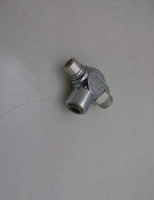 30080890 - VALVE FLOW CONTROL CYLINDER MT 3/8 NPT X 3/8 OD TUBING SWIVEL 90