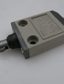 30081342 - SWITCH LIMIT SEALED ROLLER PLUNGER 1NO/1NC CONNECTOR RECEPTACLE 63.49 OZ (14 TO 158 DEG F)