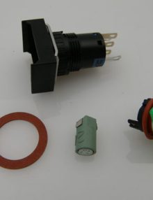 30084697 - SWITCH PUSH BUTTON ASM 16MM RECTANGULAR OPERATOR W/CONTACTS MOMENTARY ILLUMINATED 24V GREEN LED FLUSH 1NO/1NC W/OILTITE GASKET