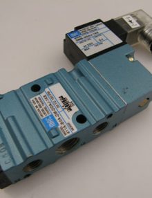 30084815 - VALVE SOLENOID SINGLE 24VDC 5.4W 1/4 NPT PORTS W/ SO CONNECTOR 1.0CV 400 SERIES