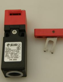 30104281 - SWITCH SAFETY KEY INTERLOCKED 2NC/1NO PG13.5 W/ D7 KEY