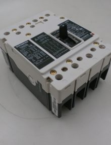 30122884 - CIRCUIT BREAKER 4P 30A 415/480VAC PANEL MOUNT EG FRAME SHORT CIRCUIT BREAKING CAPACITY 35KA 50-60HZ W/ NEUTRAL