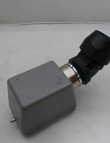30136083 - KIT HOUSING CONNECTOR (7309305480542) WITH CONDUIT FITTING (LT4150P) ATTACHED
