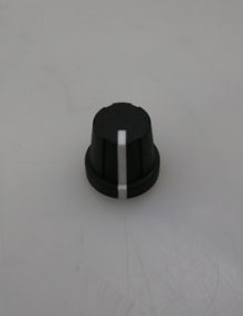 30164437 - POTENTIOMETER KNOB COMFORT-GRIP SKIRTED W/INDICATIOR 1/4 IN0CH SHAFT 87 DIA X .787 H X .0700 HOLE DEPTH WHITE