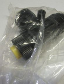 30171991 - RECEPTACLE TRUNK TEE PLUG: AUXILIARY POWER PARALLEL- 1 INPUT PORT 4 PINS 3 CONNECTOR MINI FEMALE TO MALE/FEMALE PUR 4 METER KEYWAY TOWARD FEMALE 4 METER