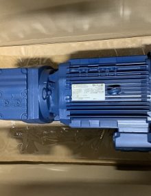 30200753 - GEARMOTOR 5.4HP 400/460V 3PH 50/60HZ 5.05 703RPM 35MM 2POLE 24PPR ENCODER (NO KEY IN OUTPUT SHAFT)