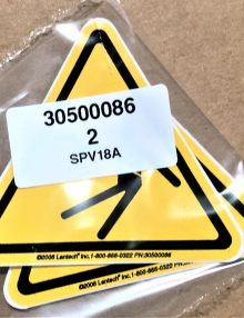 30500086 - LABEL REGULATORY ISO ELECTRICAL HAZARD 'PERSON GETTING ELECTROCUTED'