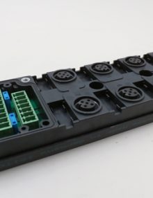31011903 - CABLE DISTRIBUTION BLOCK 8 PORTS M12 2IN/PORT IP65/67 MURR PLUGGABLE CONNECTOR