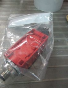 31013835 - SWITCH LIMIT ROLLER PLUNGER 2NO 4 PIN MICRO QD -22F TO 176F NEMA 4 4X 6P 13