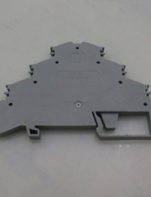 31025658 - TERMINAL BLOCK GREY CAGE CLAMP 3 TIER CENTER  and  SIDE MARKING