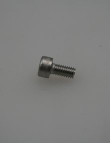 31040009 - FASTENER BOLT M4 X .7 X 8MM SCHS STAINLESS