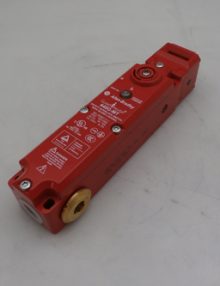 31042263 - SWITCH SAFETY KEY INTERLOCKED SOLENOID LOCK POWER TO RELEASE 24VDC 3NC 1NO / 1/2 NPT WO/ ACTUATOR