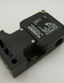 EC10672 - SWITCH SAFETY KEY INTERLOCKED 230VAC 2NC 7LB KEY RETENTION FORCE