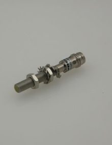 EC10850 - SWITCH PROXIMITY M5X0.5 X 25MM THREAD BODY M8X1 QUICK DISCONNECT INDUCTIVE 3-WIRE 10-30VDC PNP W/ 4-WAY LED